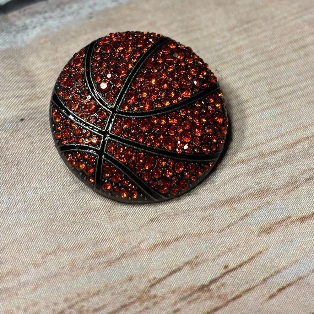 Metal gallery round basketball